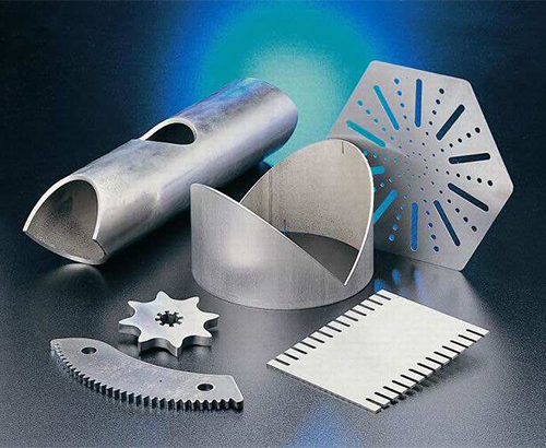 Laser cutting machine cuts stainless steel