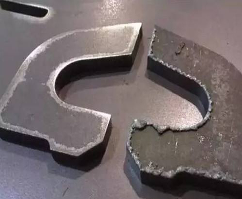 The cause and solution of burrs on the edge of laser cutting metal.